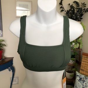 NWT Kona Sol bikini / bathing suit top
Size: small 4 - 6